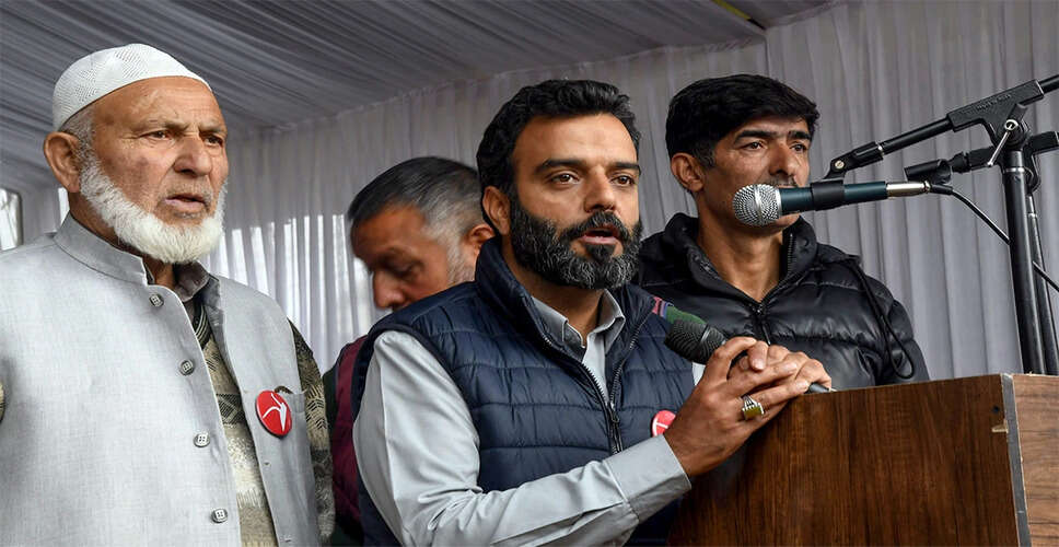 जम्मू-कश्मीर में धार्मिक संस्थानों की जानकारी जुटाने की प्रक्रिया पर विवाद