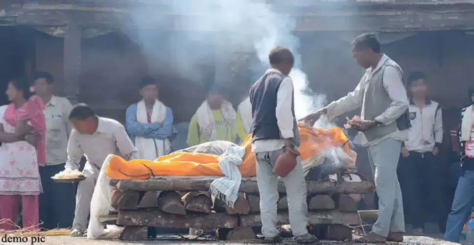 चेन्नई में एक व्यक्ति की चौंकाने वाली वापसी: अंतिम संस्कार के दौरान जिंदा हुआ