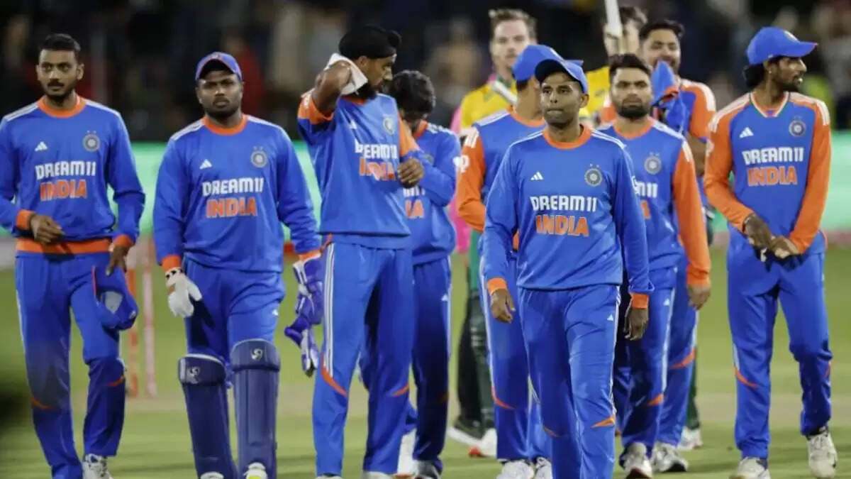 भारतीय टीम बांग्लादेश वनडे सीरीज के लिए रवाना, 9 अविवाहित खिलाड़ियों को मिलेगा मौका