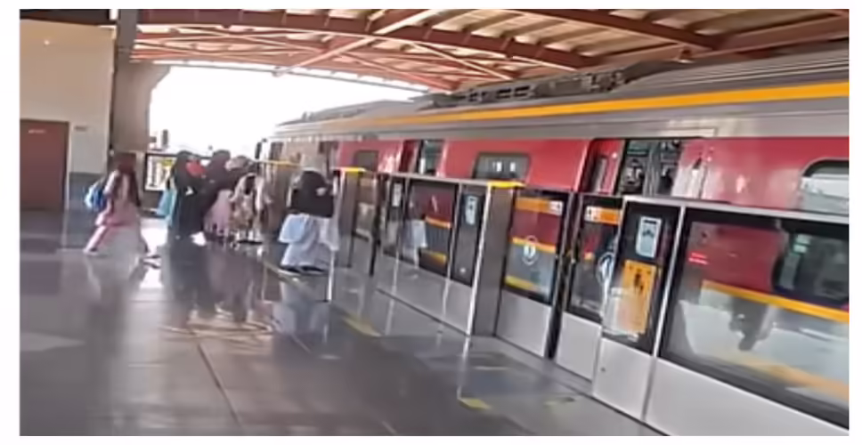 पाकिस्तान की मेट्रो सेवाएं: सस्ती यात्रा का नया मॉडल