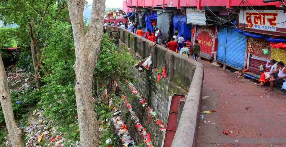 हरिद्वार में मंसा देवी मंदिर में भगदड़ से 8 की मौत, मंदिर फिर से खोला गया