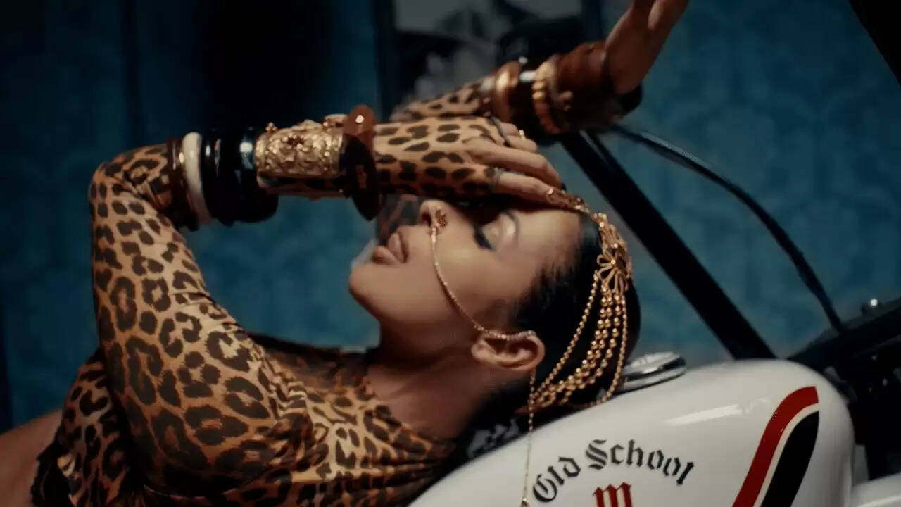 मलाइका अरोड़ा का आइटम गर्ल सफर: 'छैयां-छैयां' से 'चिलगम' तक