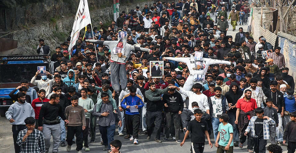 कश्मीर में ईरान के समर्थन में प्रदर्शन: शांति और स्थिरता का सवाल