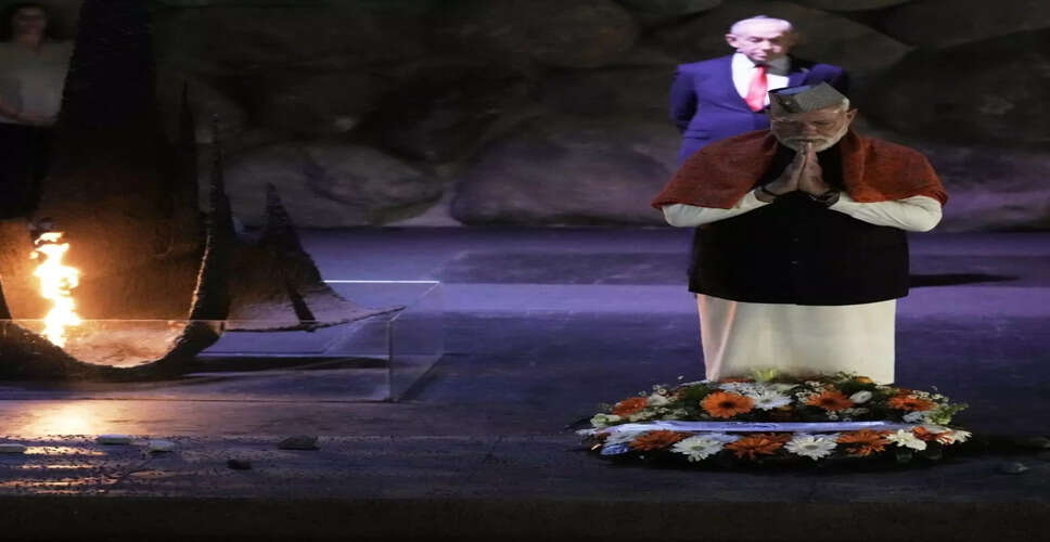 प्रधानमंत्री मोदी ने यद वाशेम में होलोकॉस्ट स्मारक पर श्रद्धांजलि अर्पित की