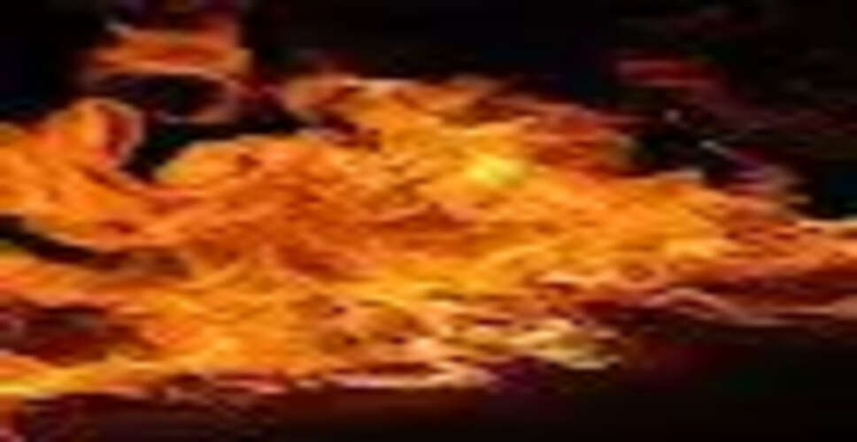 बेंगलुरु में पेइंग गेस्ट में आग, 30 युवतियों ने कूदकर बचाई जान