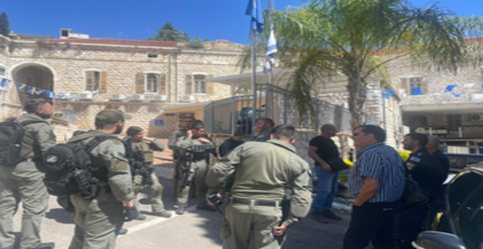 इजराइली पुलिस ने नाजरेथ में अल जजीरा के कार्यालयों पर मारा छापा