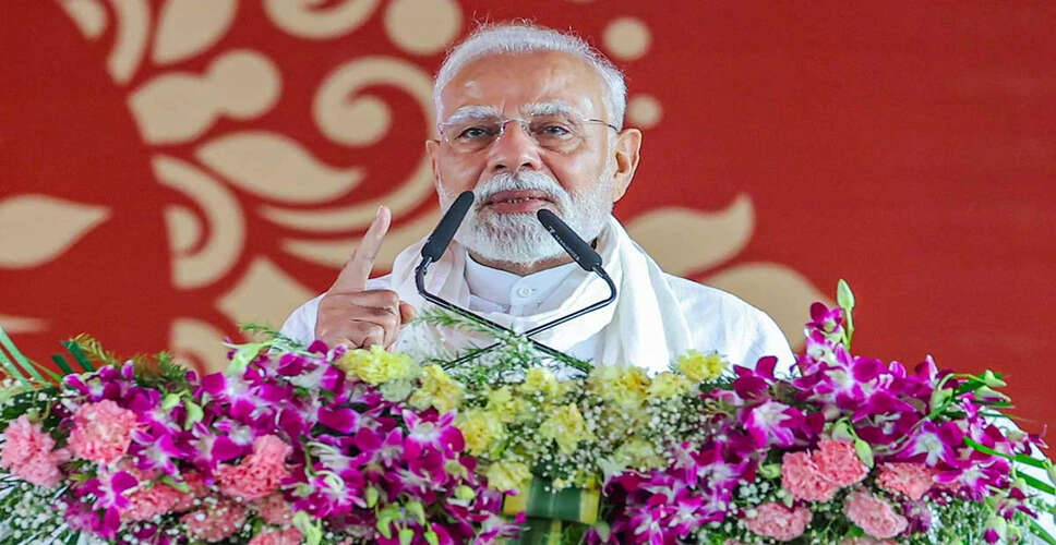 प्रधानमंत्री मोदी ने नवी मुंबई हवाई अड्डा और मेट्रो लाइन-3 का उद्घाटन किया