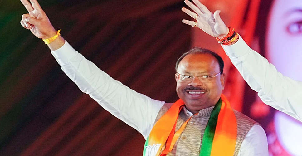 महाराष्ट्र सरकार का ओबीसी कोटे में बदलाव के बिना मराठा आरक्षण पर जोर
