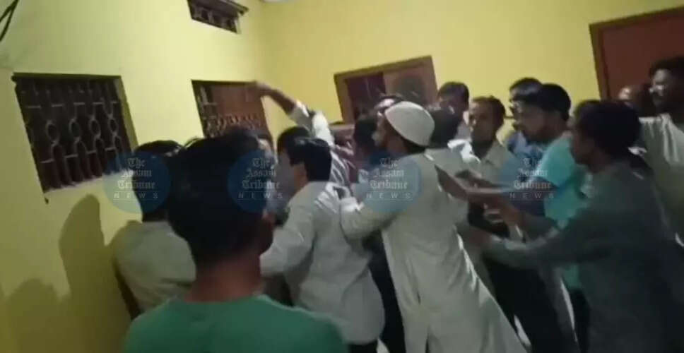 कांग्रेस की बैठक में हिंसा, पार्टी में बढ़ते मतभेदों का संकेत