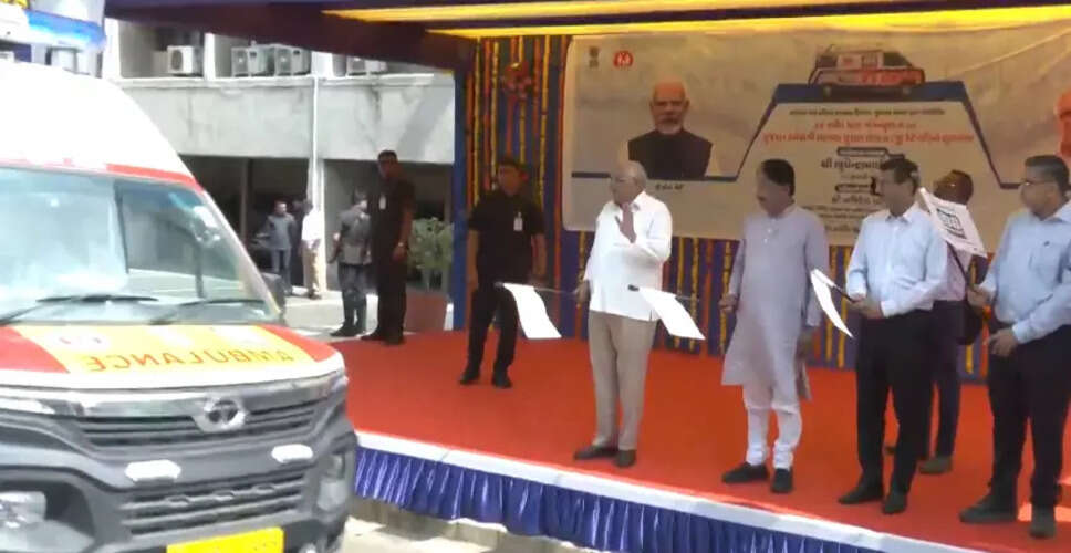 गुजरात में स्वास्थ्य सुरक्षा योजना का शुभारंभ, 10 लाख रुपये तक का कैशलेस इलाज