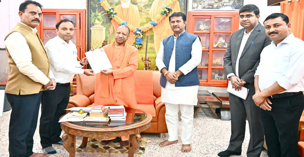 उत्तर प्रदेश में मतदाता सूची के विशेष पुनरीक्षण की प्रक्रिया में योगी आदित्यनाथ की सक्रियता