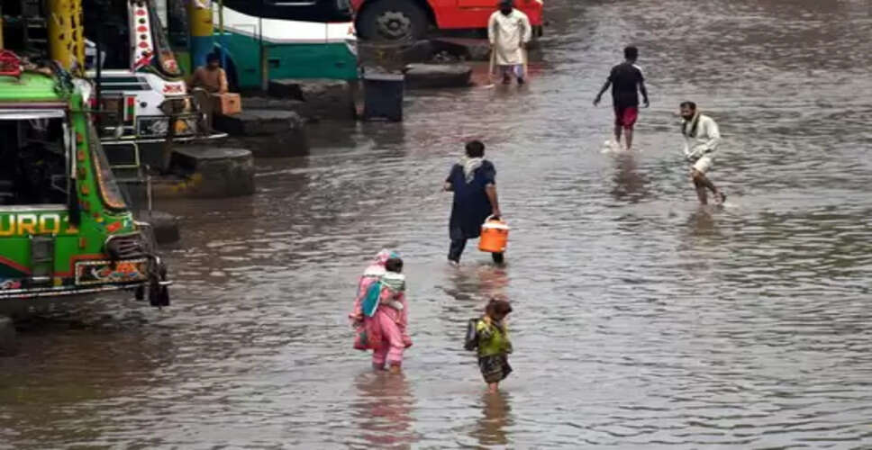 पाकिस्तान में बाढ़ को लेकर अलर्ट, 17 जुलाई तक सतर्क रहने की चेतावनी
