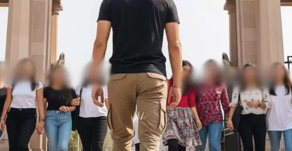 कानपुर यूनिवर्सिटी में छात्राओं के साथ असामान्य व्यवहार करने वाले आरोपी की गिरफ्तारी