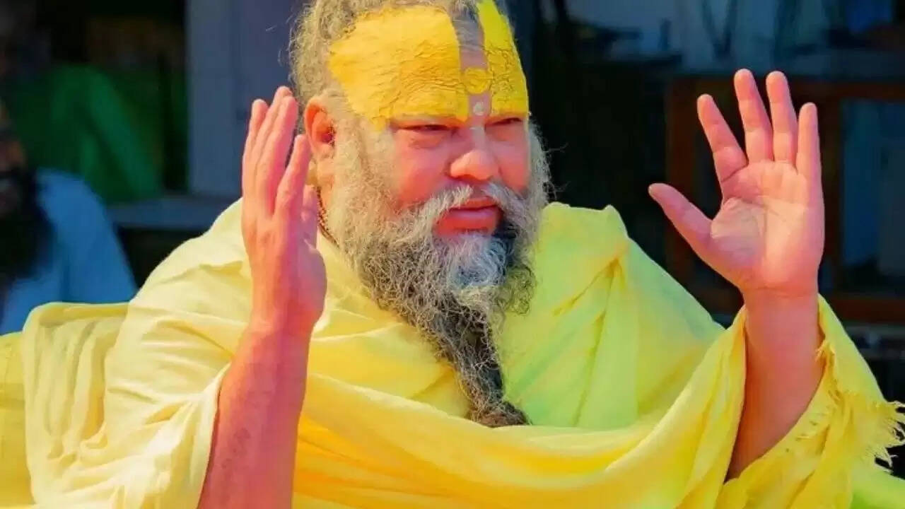 प्रेमानंद महाराज का नौकरी से निकालने पर पाप का जवाब