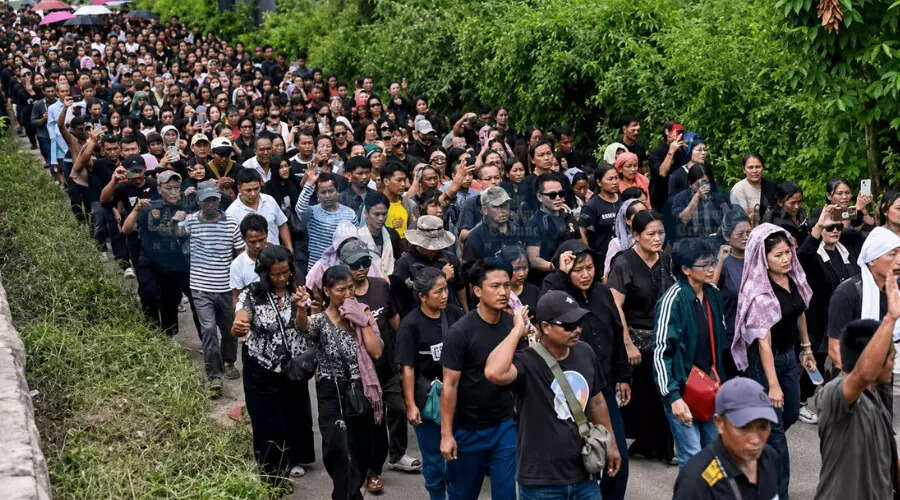 मणिपुर में सुरक्षा बलों की अपील: युवाओं को हिंसा से दूर रहने की सलाह