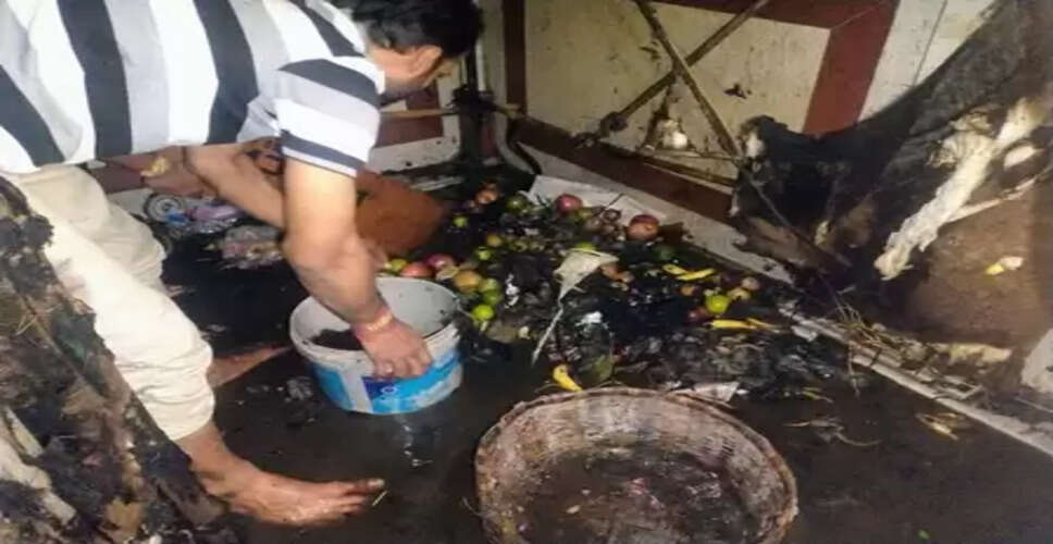 वाराणसी : मंदिर में आरती के दौरान लगी आग से सात झुलसे, प्रत्यक्षदर्शी ने बताया हाल