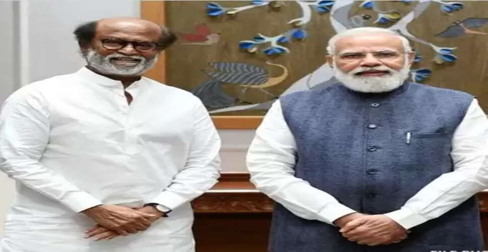 प्रधानमंत्री मोदी ने सिनेमा जगत में 50 साल पूरे करने पर रजनीकांत को दी बधाई