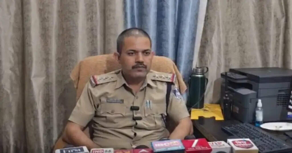 रीवा में मेडिकल नशे के कारोबारी की गिरफ्तारी, पुलिस ने बरामद की 608 शीशी कफ सिरप