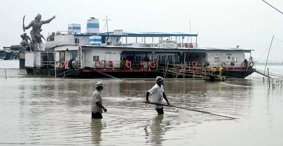 असम में भारी बारिश से बाढ़, 8 लोगों की मौत