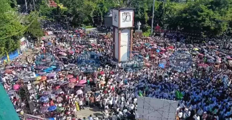 डिब्रूगढ़ में चाय समुदाय और आदिवासियों का बड़ा प्रदर्शन