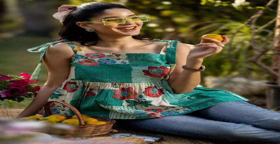 गर्मी में स्टाइलिश और आरामदायक: स्लीवलेस कुर्तियों का महत्व