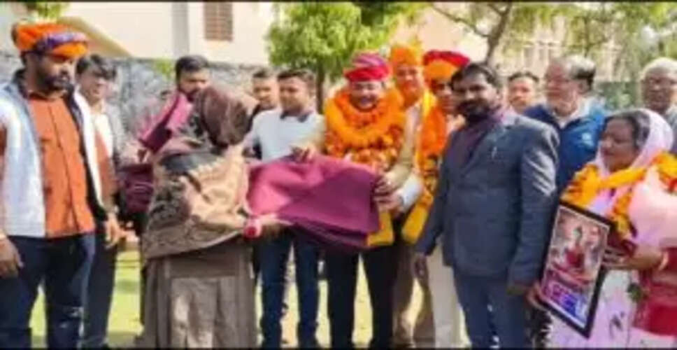 जयपुर में गरीबों के लिए कम्बल वितरण कार्यक्रम का आयोजन