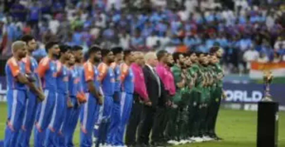 IND vs PAK मैच के बाद 30 वर्षीय गेंदबाज पर लगा बैन, जानें कारण