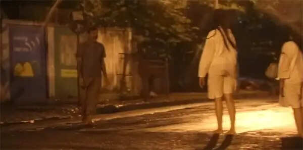 डरावने प्रैंक वीडियो ने सोशल मीडिया पर मचाई धूम