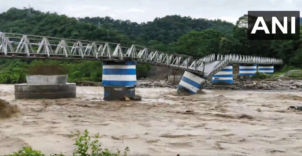 दार्जिलिंग में भारी बारिश से भूस्खलन, सात लोगों की मौत