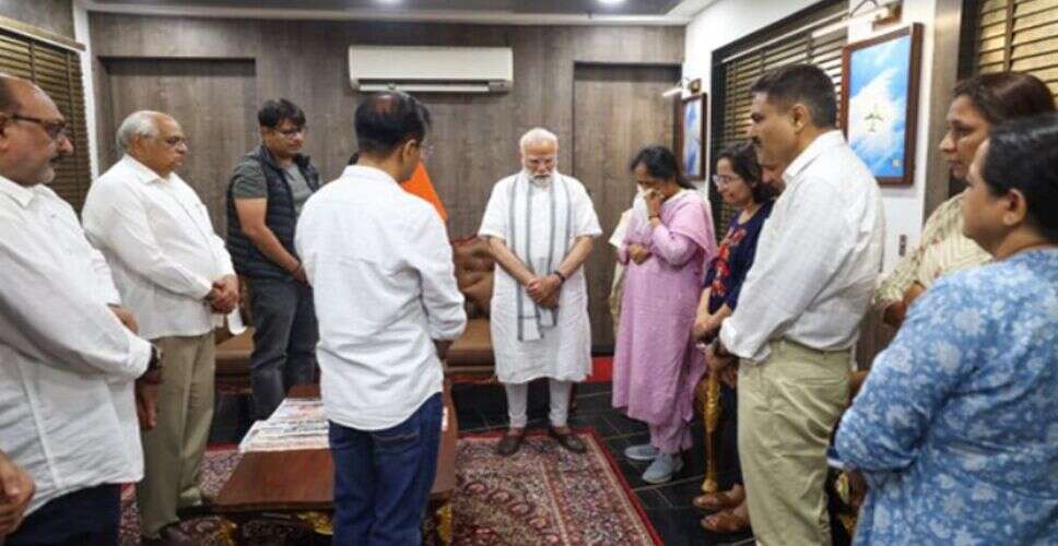 प्रधानमंत्री मोदी ने पूर्व मुख्यमंत्री विजय रुपाणी के परिवार से की मुलाकात