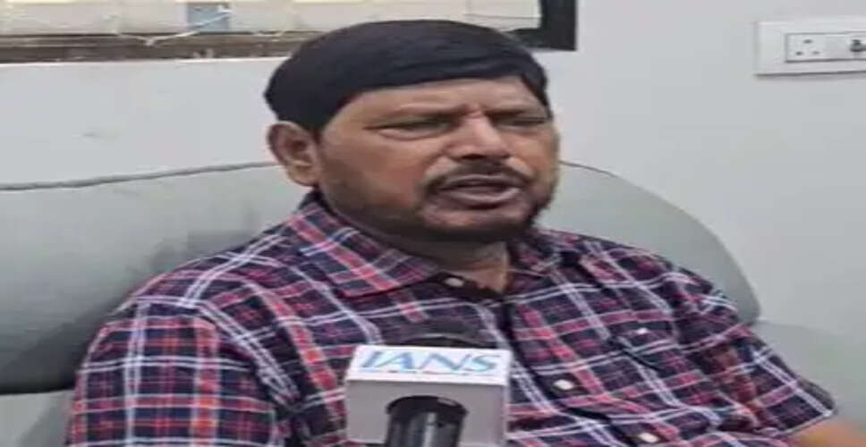 दिल्ली में इंडिया अलायंस दलों के 'आप' को समर्थन देने का कोई फायदा नहीं : रामदास आठवले