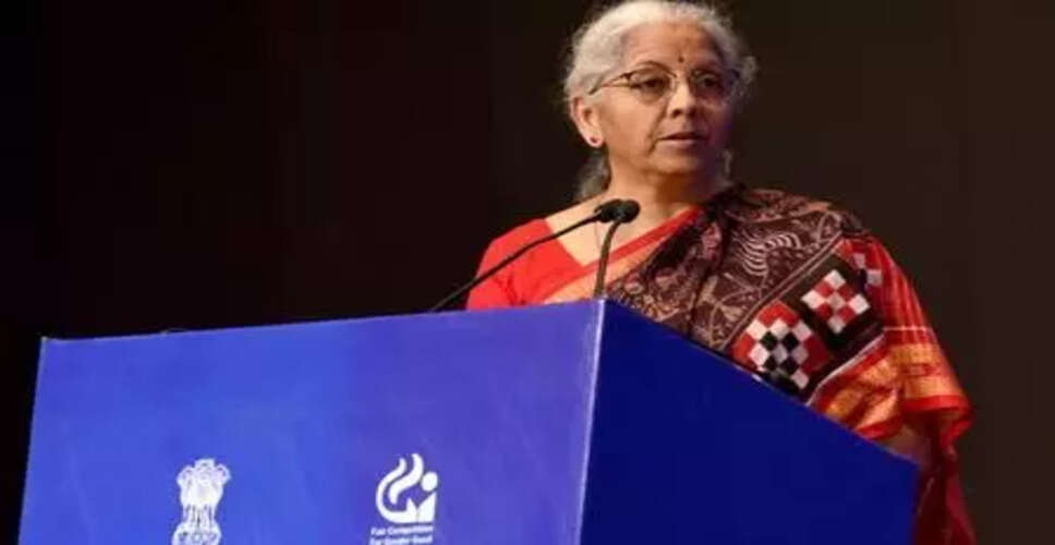 वित्त मंत्री ने कर अधिकारियों की पारदर्शिता और ईमानदारी पर जोर दिया