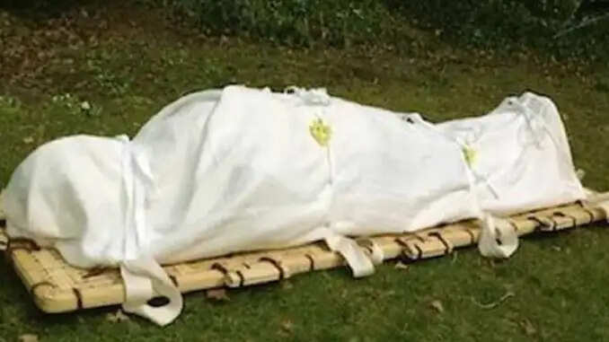 हरिद्वार में कैंसर से जूझ रहे व्यक्ति की अंतिम संस्कार के समय चौंकाने वाली घटना