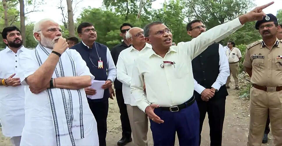 अहमदाबाद विमान दुर्घटना: पीड़ित परिवारों की पीएम मोदी से अपील