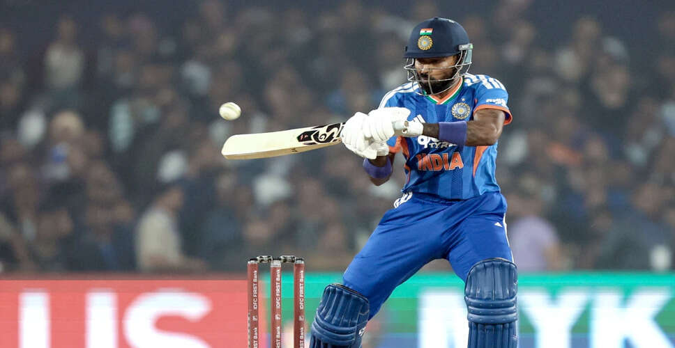 हार्दिक पांड्या का छक्का कैमरामैन पर गिरा, भावुक क्षण साझा किया