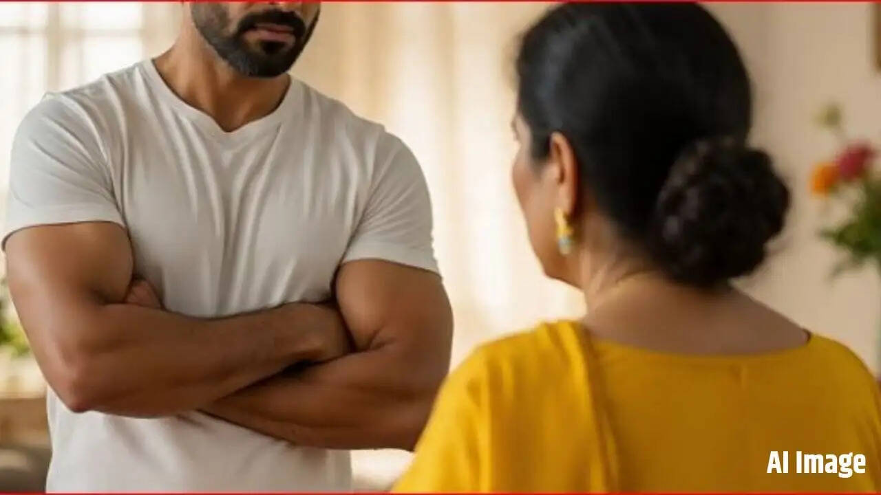 दिल्ली में बेटे ने मां की हत्या की, ईद के कपड़ों को लेकर हुआ विवाद