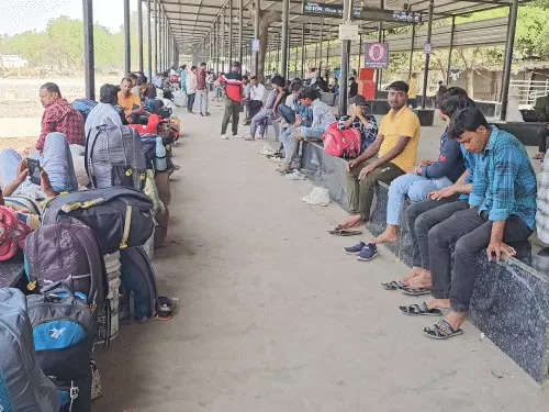 गुजरात में घरेलू गैस संकट: प्रवासी मजदूरों की वापसी और बढ़ती कीमतें