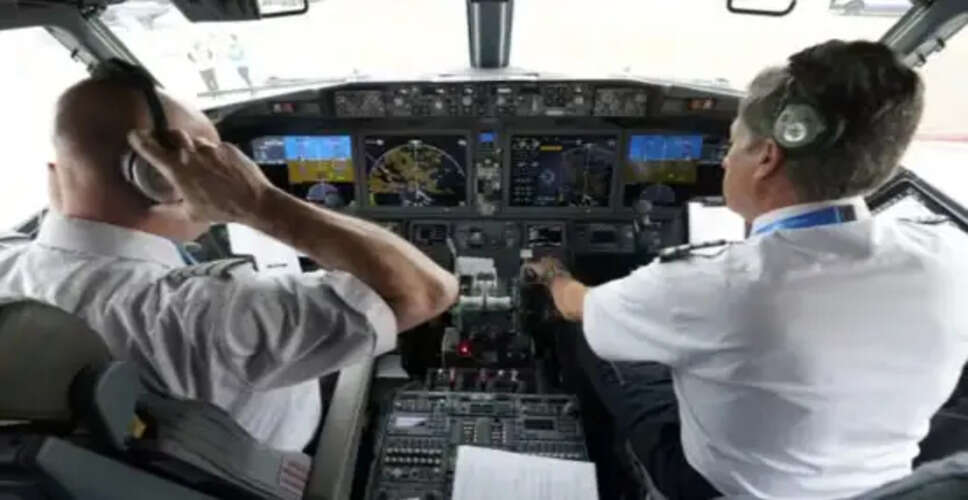इंडोनेशिया में विमान के पायलटों की नींद ने उड़ान को भटकाया