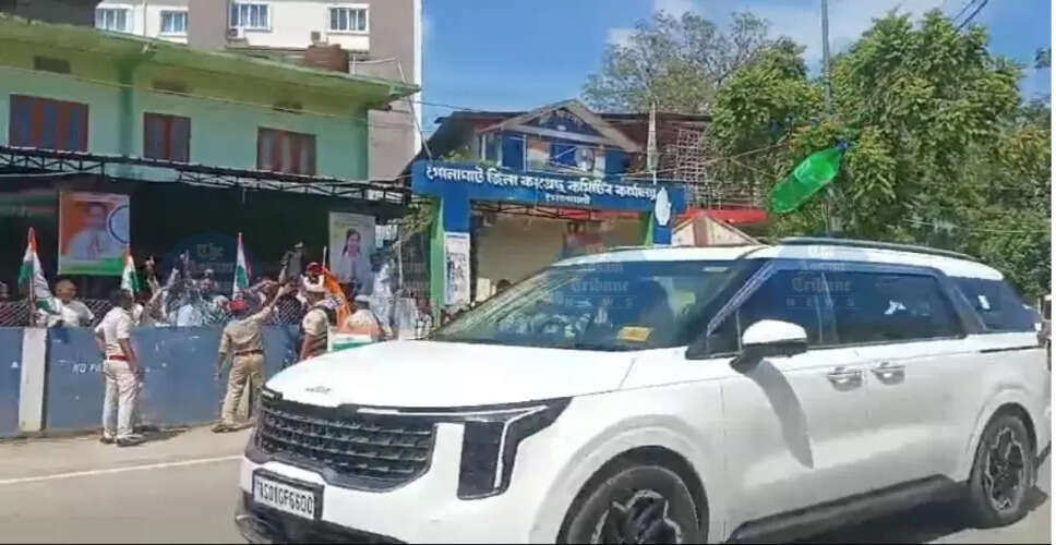गोलाघाट में मुख्यमंत्री के काफिले पर बोतल फेंकने की घटना, राजनीतिक विवाद बढ़ा