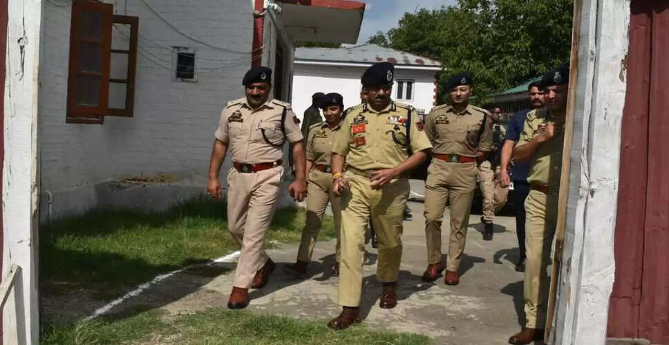 जम्मू-कश्मीर के डीजीपी की ऐतिहासिक यात्रा: आतंकवाद विरोधी अभियानों को मजबूती