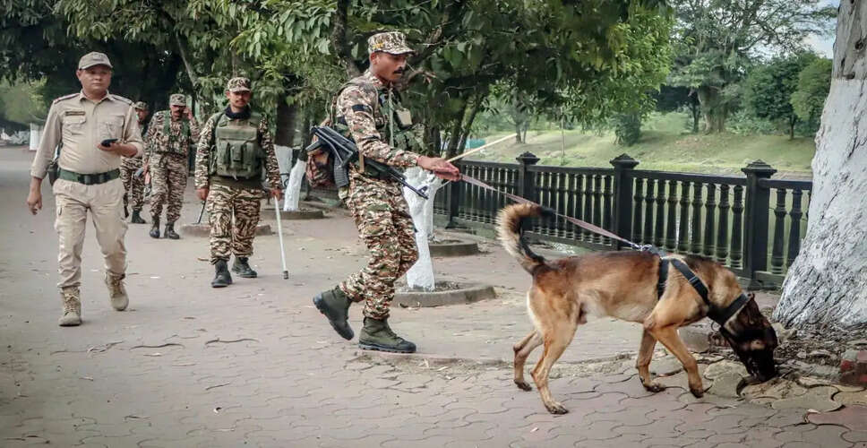 बेंगलुरु में पीएम मोदी की सुरक्षा में चूक, छह पुलिसकर्मी निलंबित