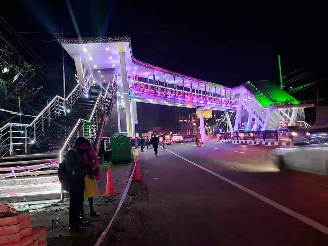 गुवाहाटी में अनैतिक गतिविधियों पर पुलिस की कार्रवाई