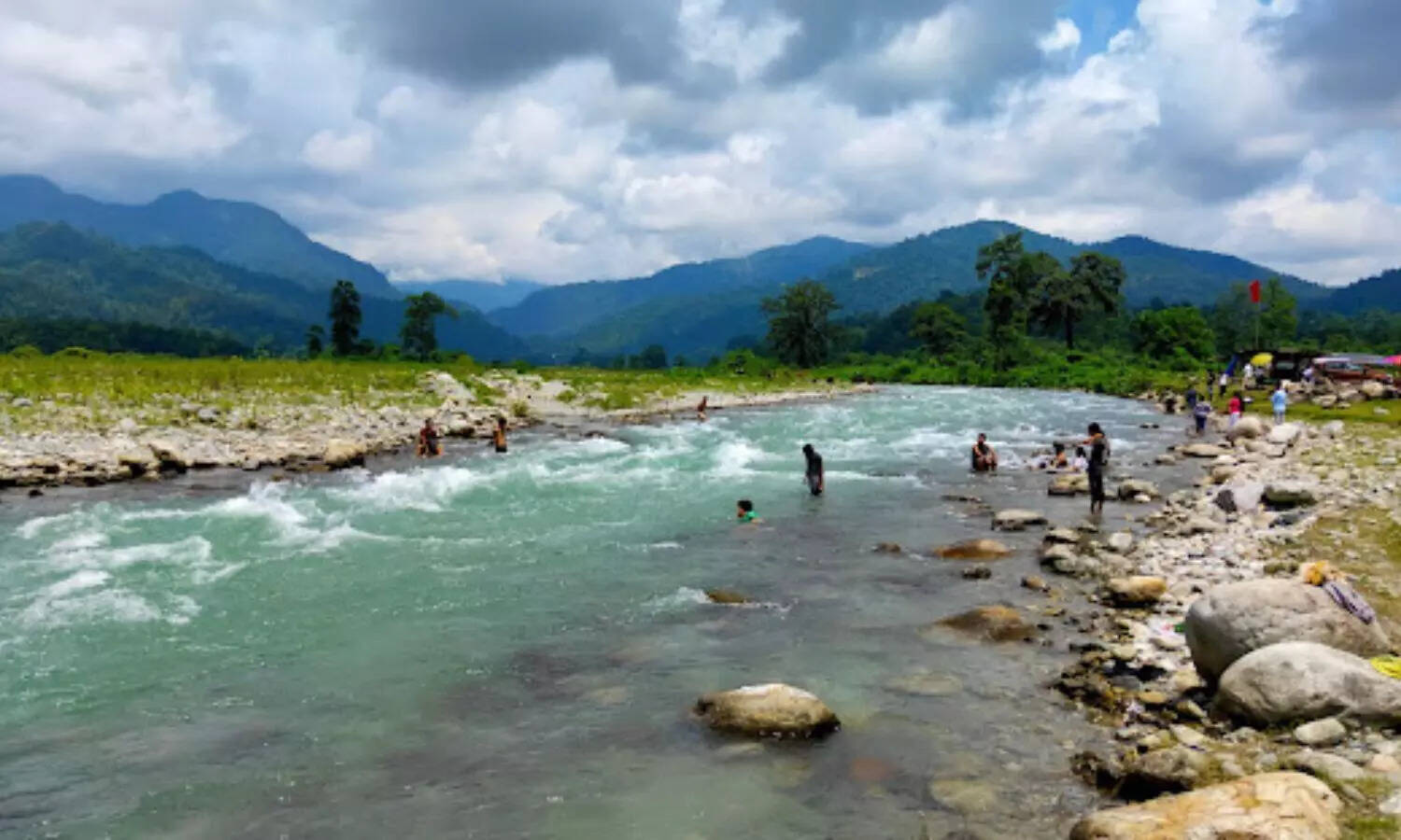 असम में परिवार के साथ पिकनिक के लिए बेहतरीन स्थल: सरलपारा गांव