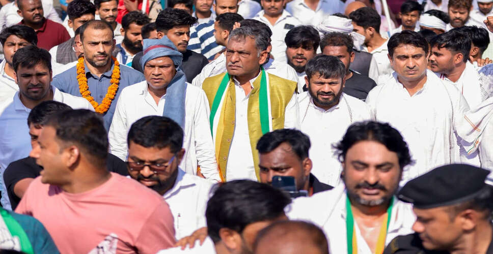 बिहार में किसानों के हितों की अनदेखी कर रही है राजग सरकार: अभय दुबे