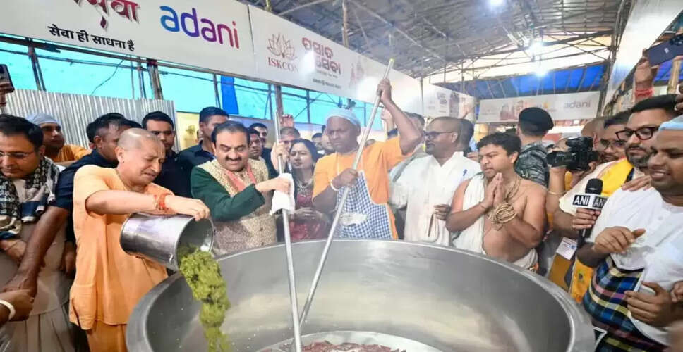 गौतम अडानी का सेवा भाव: ISKCON रसोई में शामिल हुए