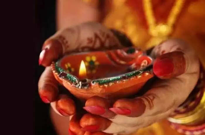 दीपक जलाने के सही तरीके: घी बनाम तेल