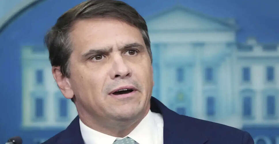 डोनाल्ड ट्रंप ने पाम बॉन्डी को हटाया, टॉड ब्लैंच बने नए कार्यकारी अटॉर्नी जनरल