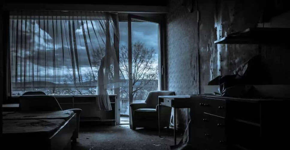 वास्तु टिप्स: घर में सकारात्मक ऊर्जा बनाए रखने के लिए क्या न रखें