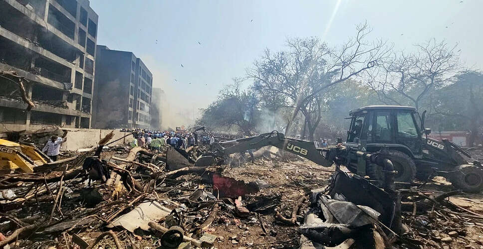अहमदाबाद में एयर इंडिया विमान दुर्घटना: 242 यात्रियों में शामिल थे कई विदेशी