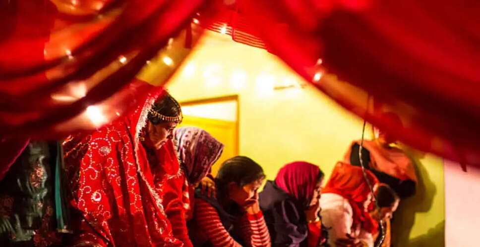 कर्नाटक में दुल्हन ने शादी से पहले प्रेमी के साथ भागकर मचाई हलचल